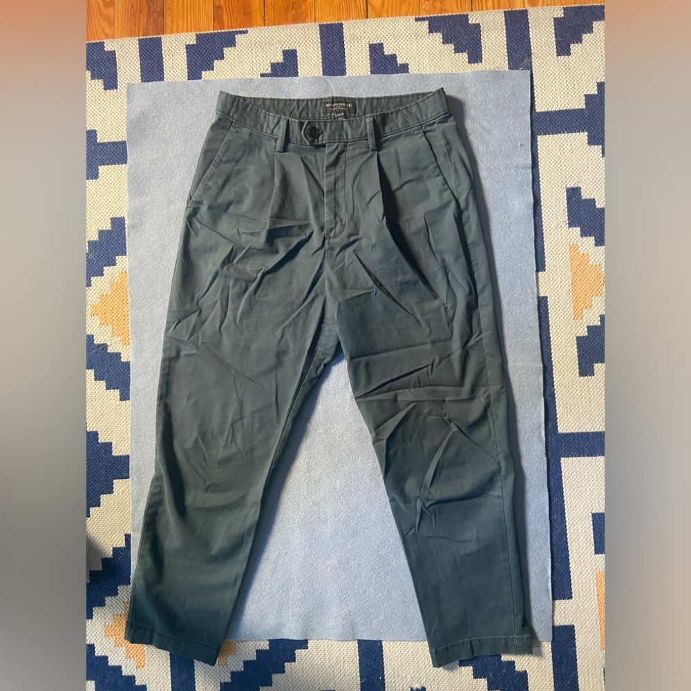 BR Relaxed Tapered Fit Pants